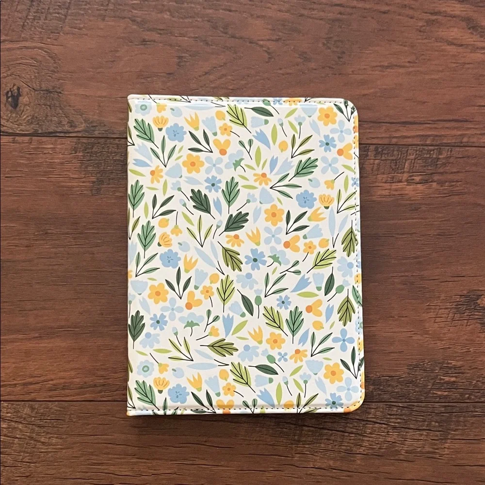 Floral Patterned Kindle Case